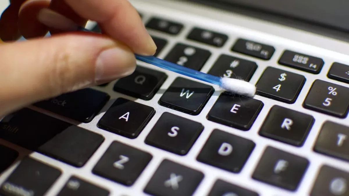 Comment nettoyer entre les touches de son clavier ?