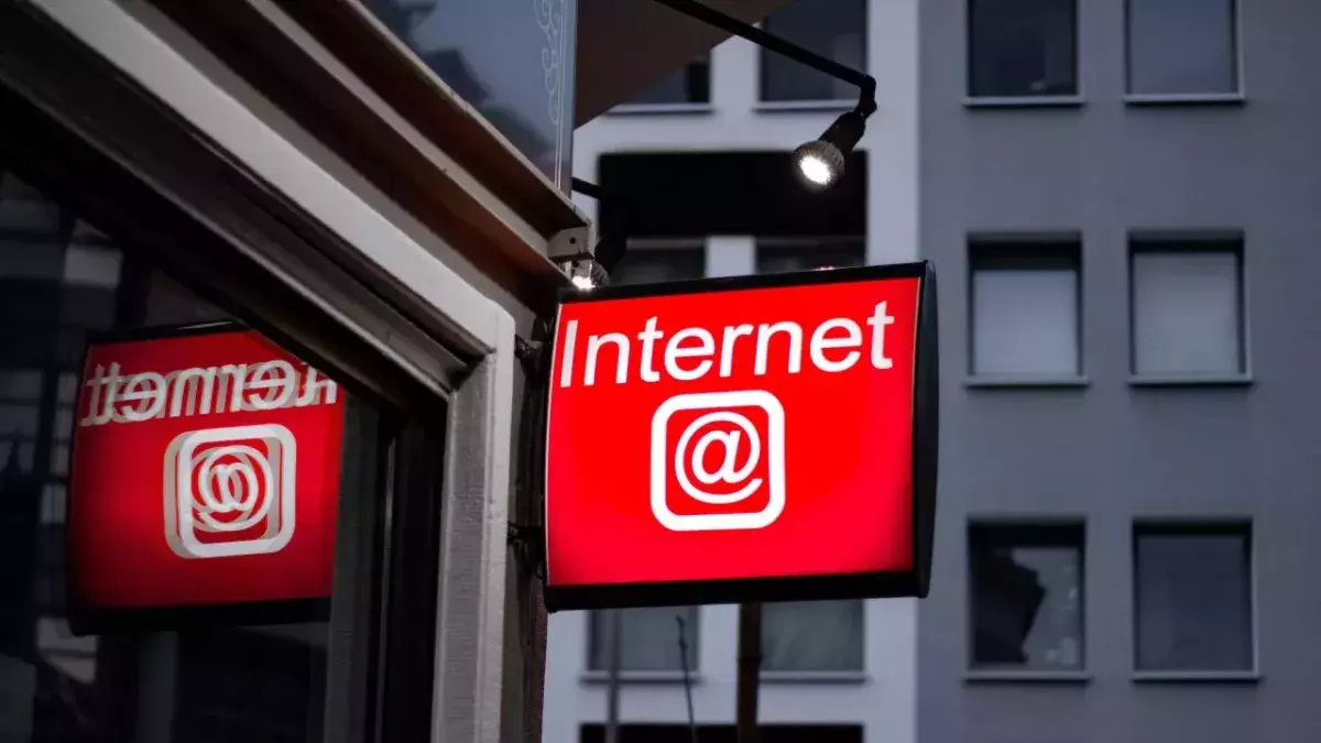 La différence entre Internet et le Ceb