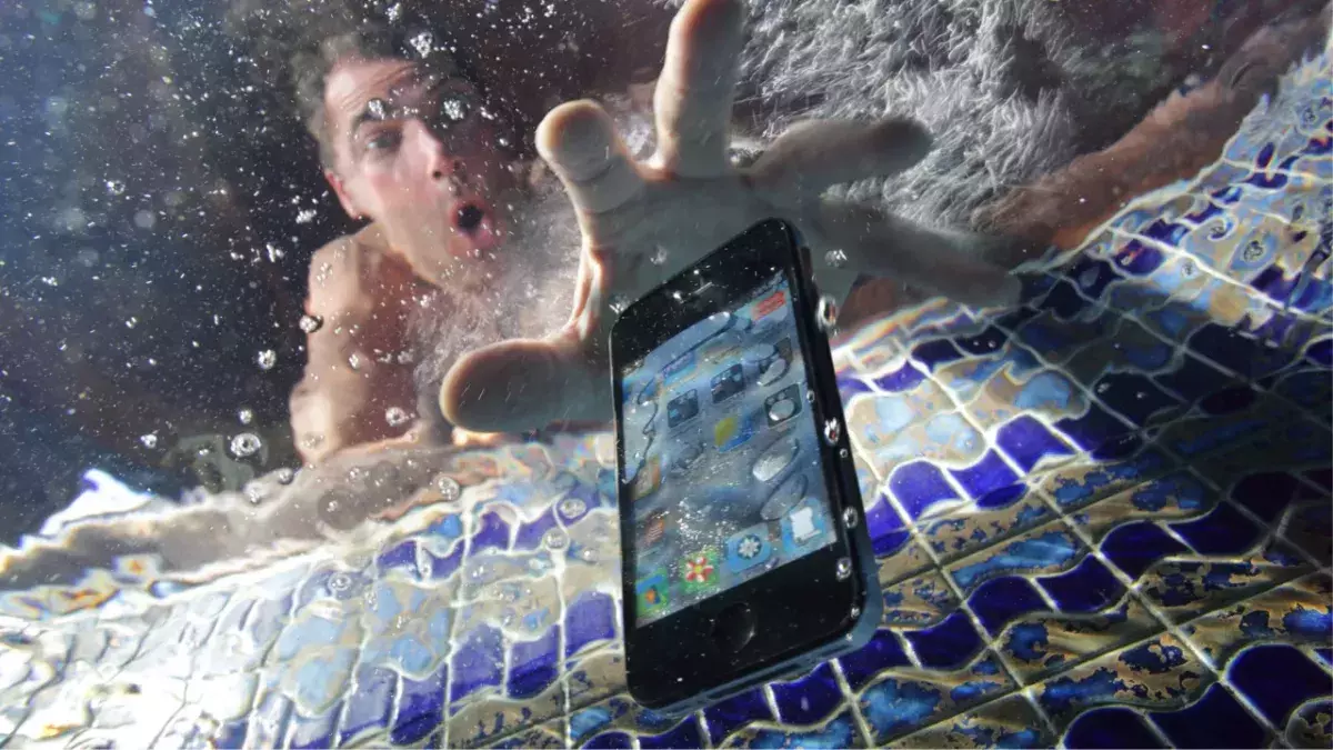 Téléphone sous l'eau