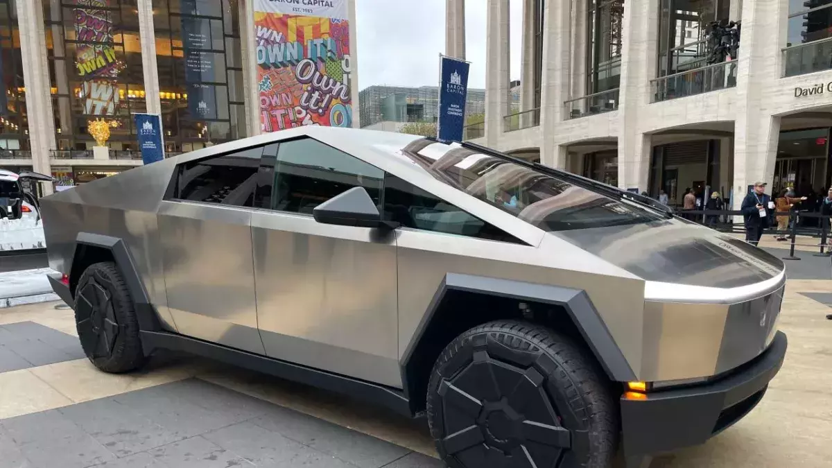 Tesla Cybertruck : Elon Musk se moque de Ford