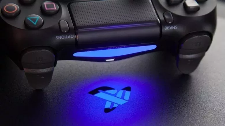 Contrairement à la Xbox Series X, la PS5 aura des jeux exclusifs à son lancement !