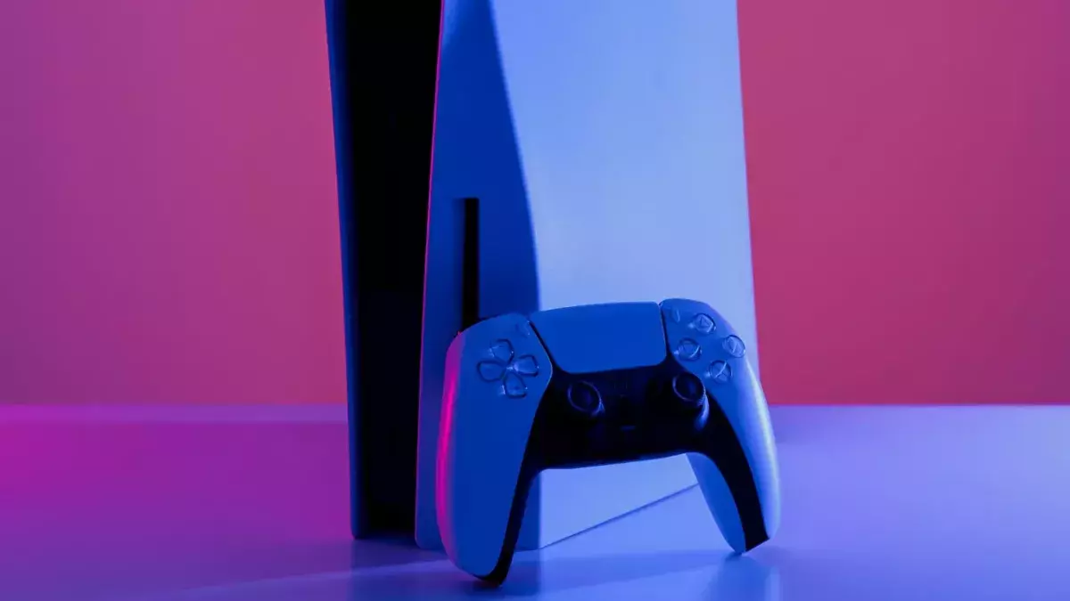 La DualSense de Sony s'offre deux nouveaux coloris : Midnight Blue et Cosmic Red