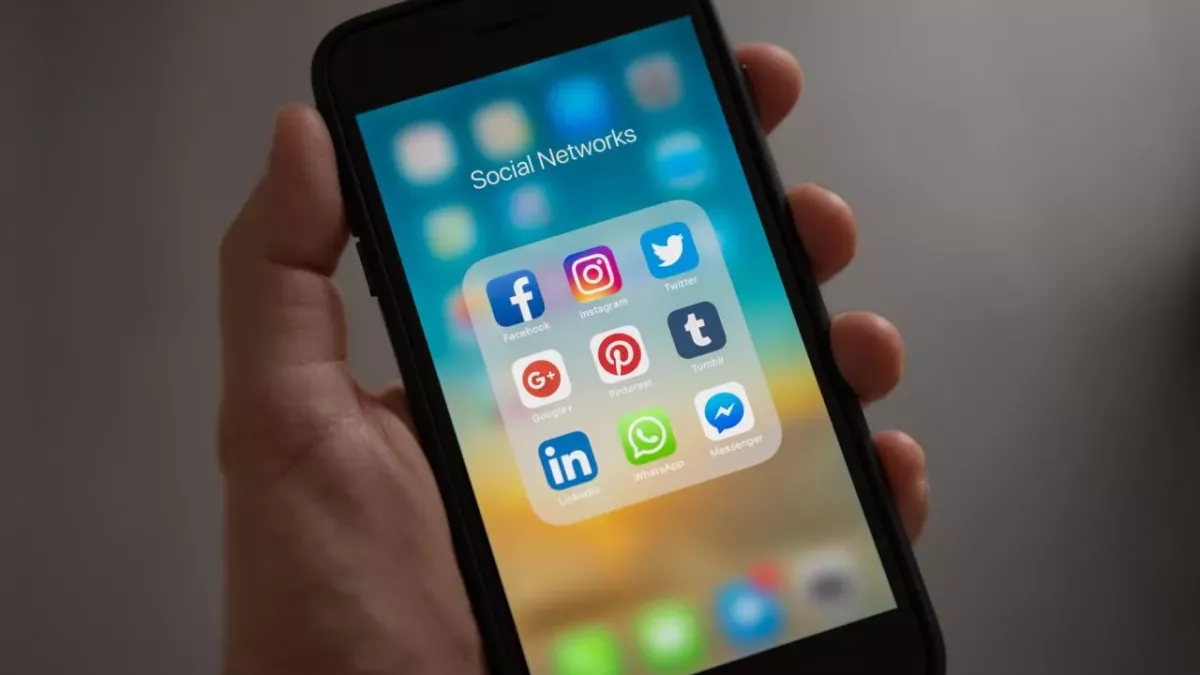 Voici comment activer le mode sombre sur Facebook, Instagram et Twitter
