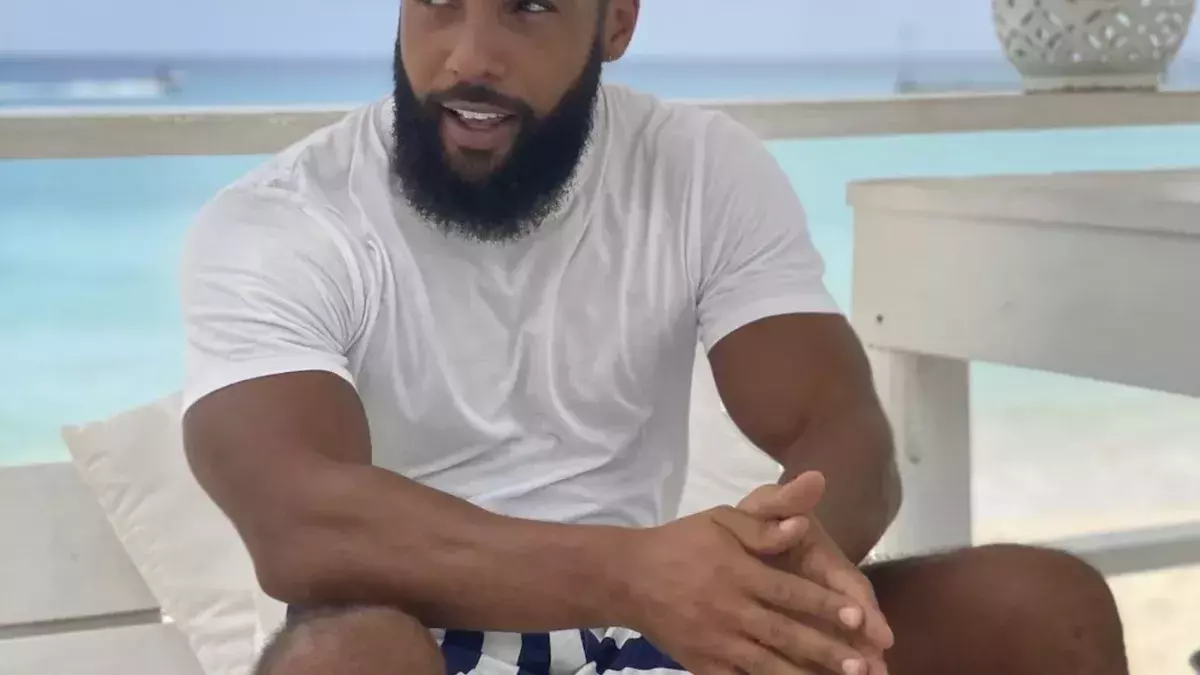 Emily in Paris : tout savoir sur l'homme qui va crever l'écran dans la saison 2
