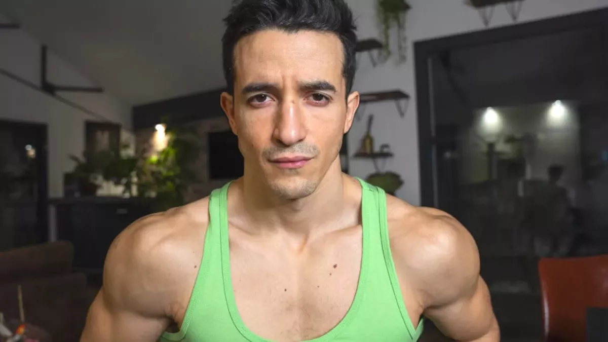 Tibo InShape se fait tacler par le combattant de MMA Cédric Doumbé