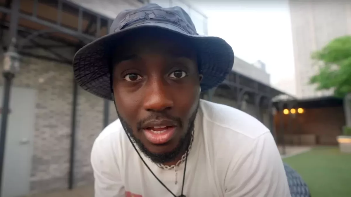 Le streameur Pape San s'exprime après son agression en plein direct, "il avait un couteau sur lui"