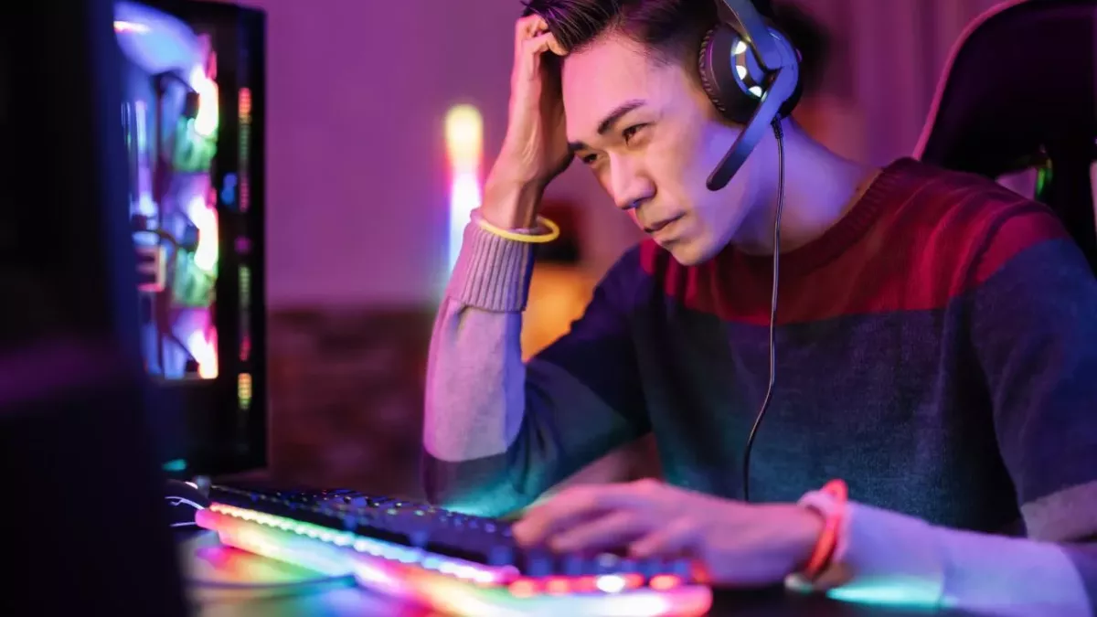 Un streameur reçoit 2 500 dollars pour se raser la tête et le regrette immédiatement