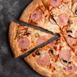 Une pizza.