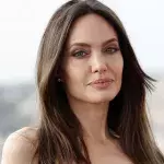 Angelina Jolie "déprimée", les rares confidences de l'actrice sur son divorce avec Brad Pitt