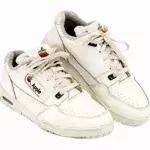 10.000$, c'est le prix de cette paire de chaussures Apple !