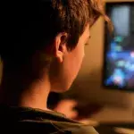 Jeunes jouent après 22h