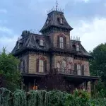 Une lettre érotique présente dans l'attraction du Manoir Hanté déchiffrée 20 ans après