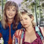 Park Overall (gauche) et Jean Smart (droite) jouant respectivement Tyria Moore et Aileen Wuornos dans le téléfim Overkill : The Aileen Wuornos Story