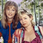 Park Overall (gauche) et Jean Smart (droite) jouant respectivement Tyria Moore et Aileen Wuornos dans le téléfim Overkill : The Aileen Wuornos Story