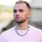 Squeezie livre un message fort contre le harcèlement sur les réseaux sociaux