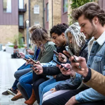 On passe en moyenne 3h sur son téléphone, chaque jour