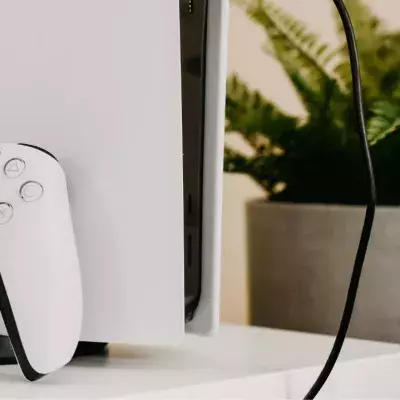 La PS5 disponible à la location chez Micromania