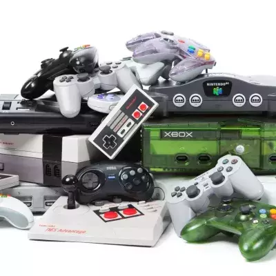 mère jette poubelle collection jeux vidéo 500 000 euros