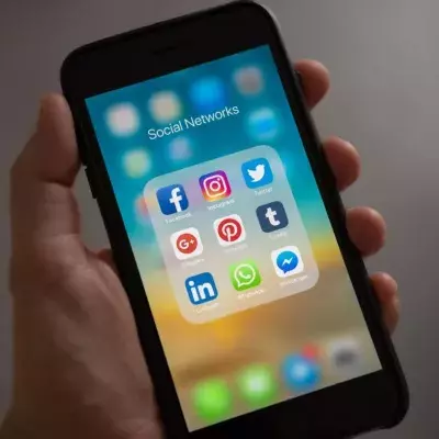 Voici comment activer le mode sombre sur Facebook, Instagram et Twitter