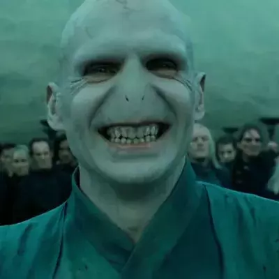Harry Potter : L'interprète de Voldemort ne "comprend pas" les critiques faites à J.K. Rowling