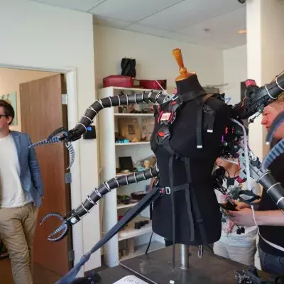 Erik Finman prothèse Dr Octopus