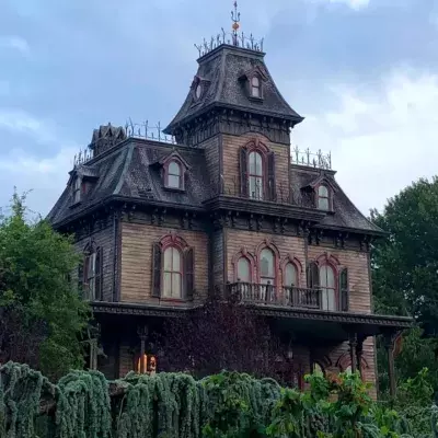 Une lettre érotique présente dans l'attraction du Manoir Hanté déchiffrée 20 ans après
