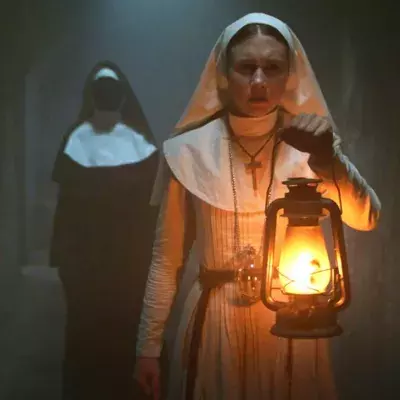 Les premières images de La Nonne 2 fuitent et elles vont vous glacer le sang