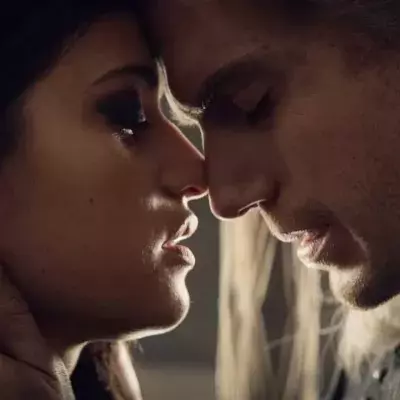 Geralt et Yennefer dans la série The Witcher sur Netflix
