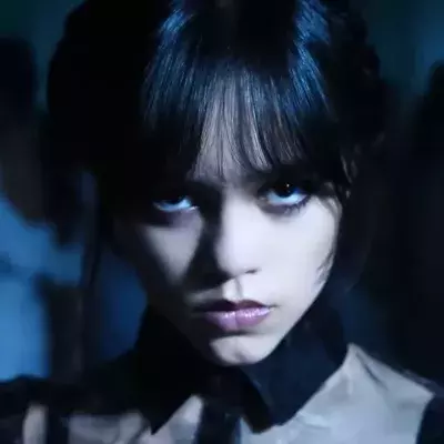 Mercredi incarnée par Jenna Ortega