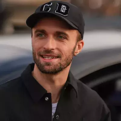 Squeezie fait la Une d’un magazine, le youtubeur dévoile les messages touchants de son père