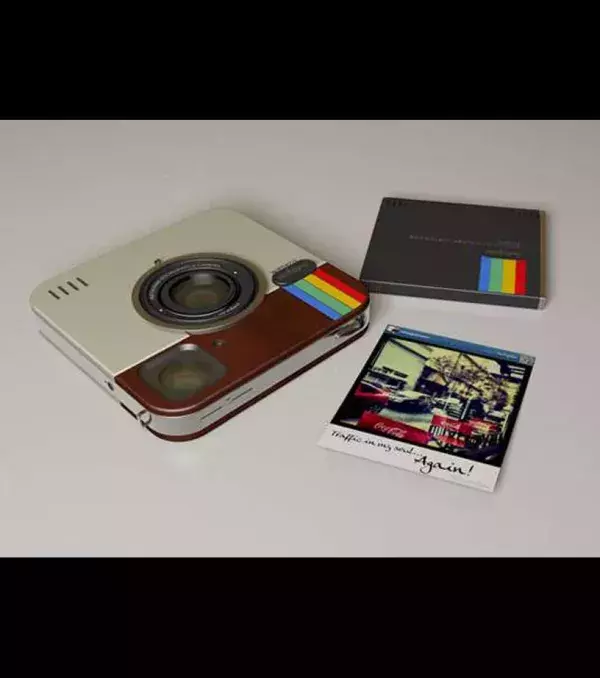 Bien que numérique, Socialmatic Camera sera aussi équipé d'un système de pellicule en cartouche inspirée de Polaroid
