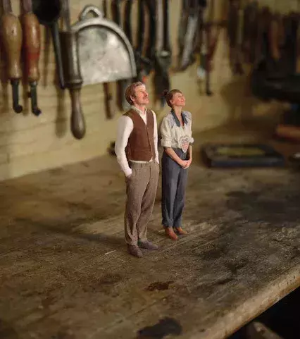 eux à cinq semaines plus tard, la figurine est enfin finalisée donnant alors à voir une véritable reproduction fidèle de la personne