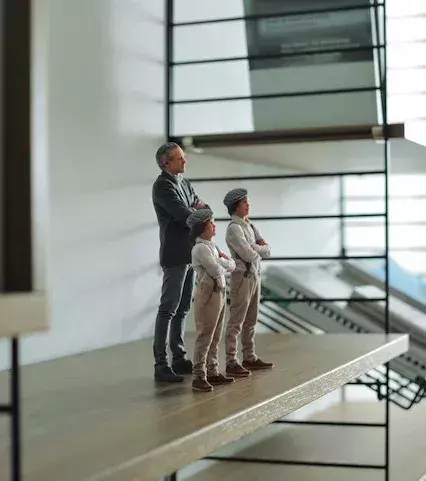 Ici l'imprimante 3D a reproduit les portraits de ce père avec ses deux enfants