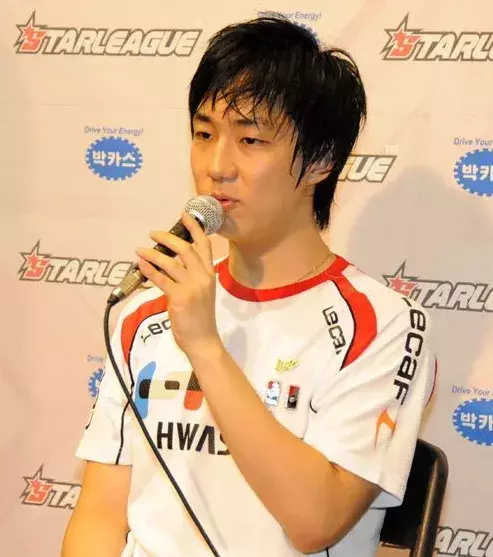 N°4 : Lee "Jaedong" Jae Dong. Avec 374.528,83 dollars en 35 tournois, le Coréen s'est illustré sur StarCraft: Brood War et StarCraft 2. 