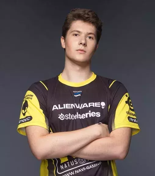 N°8 : Clement "Puppey" Ivanov. L'Ukrainien a amassé 274.896,19 dollars en 22 tournois. Un autre joueur Dota 2 haut classé. 