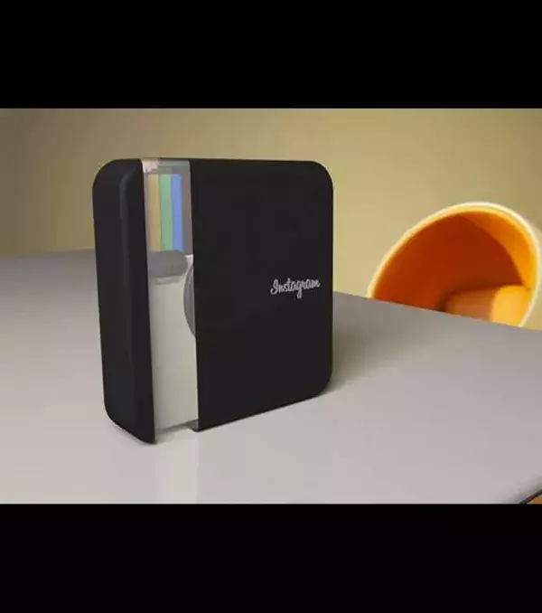 Socialmatic Camera possèdera également une capacité de stockage interne de 16 GB, d'un système Wifi et Bluetooth et deux objectifs
