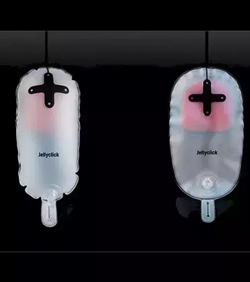 Souris prothèse mammaire