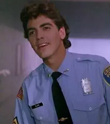 George Clooney dans Return to Horror High