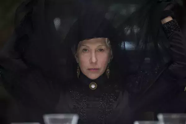 10. Helen Mirren était promotrice d'un parc d’attractions