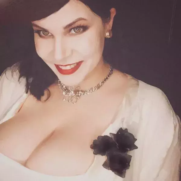 Lady Dimitrescu par hannahcosplay