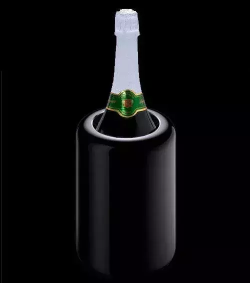 Les internautes imaginent que le nouveau Mac Pro d'Apple pourrait servir à porter les bouteilles de champagne