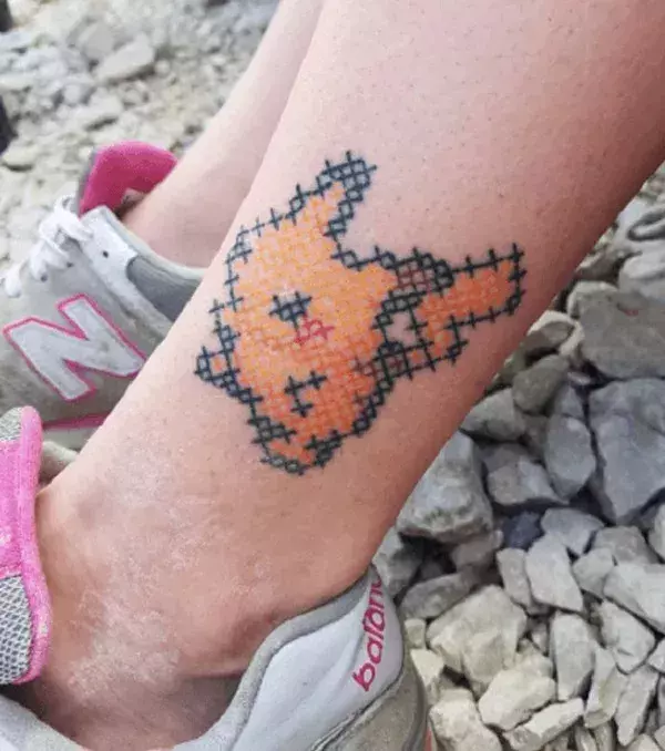 Un Pikachu au point de croix