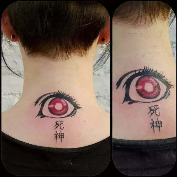 Un œil de Shinigami derrière la tête... (Death Note)