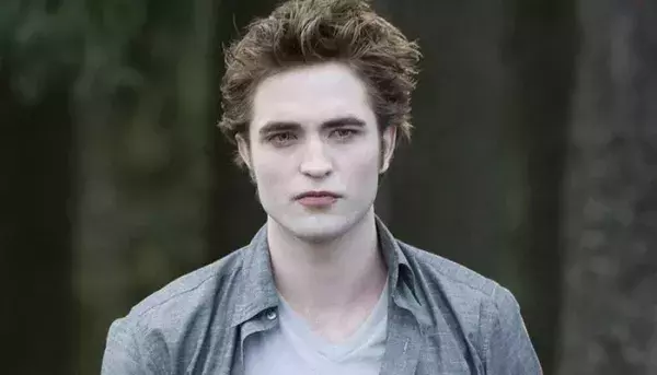 Robert Pattinson dans Twilight 