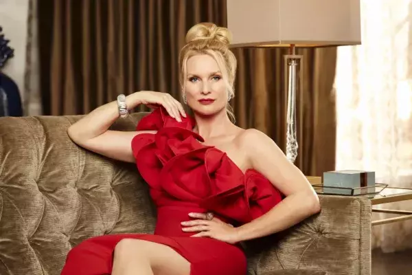 Nicollette Sheridan jouait Alexis Carrington (Dynastie)