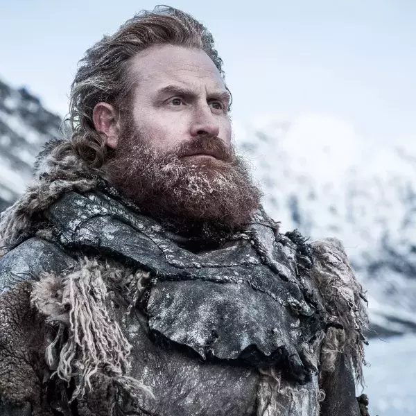 Tormund est un sauvageon qui a découvert l'autre côté du Mur. Il déclenche souvent la gêne mais à un très bon fond...